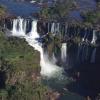 Wij ontdekken de Iguazú watervallen.